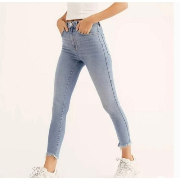 🟣🟣🟣 FREE PEOPLE "We The Free" Raw Hem Skinny High Rise Jeans - Picture 3 of 12